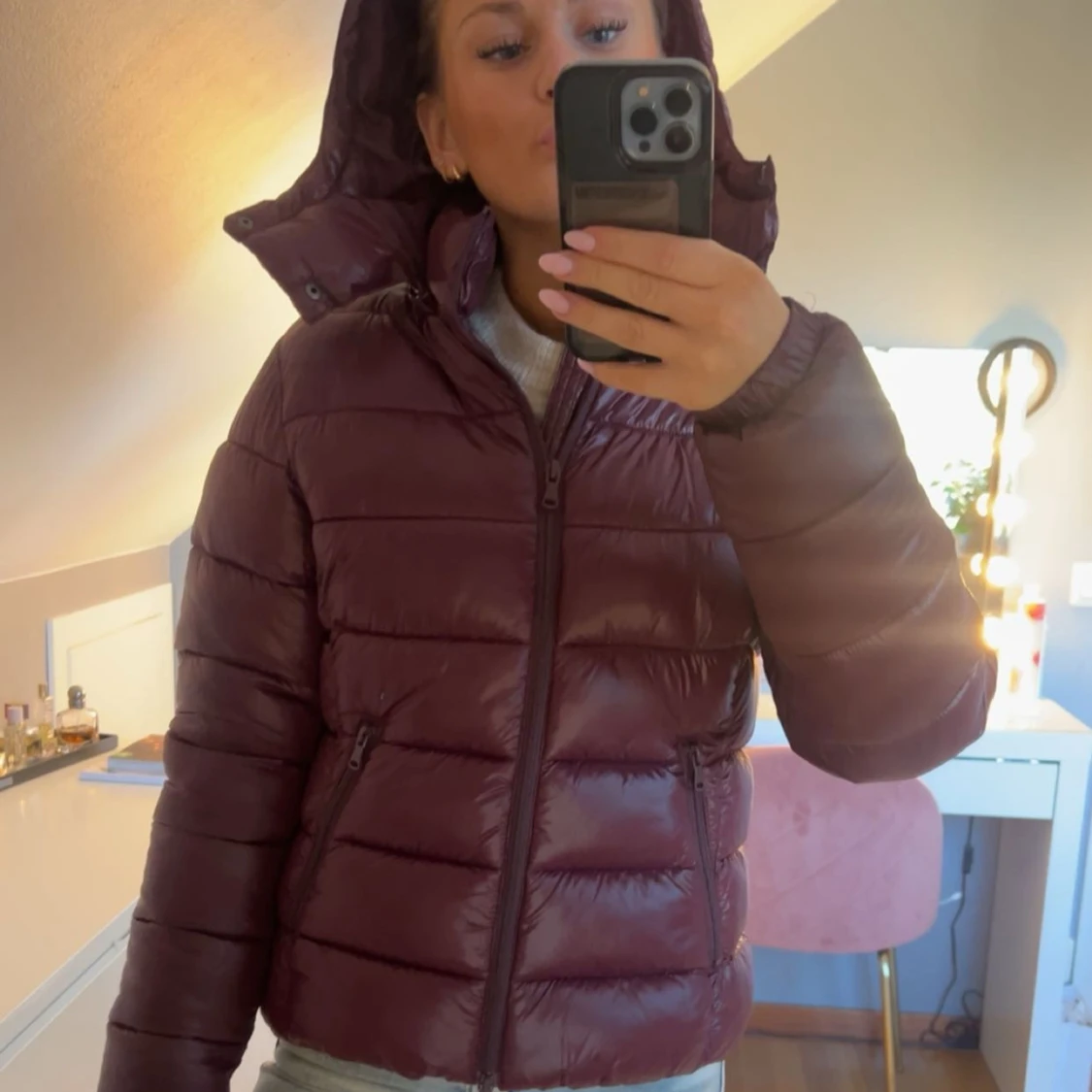 Kort vinröd pufferjacka från lager 157 - 2