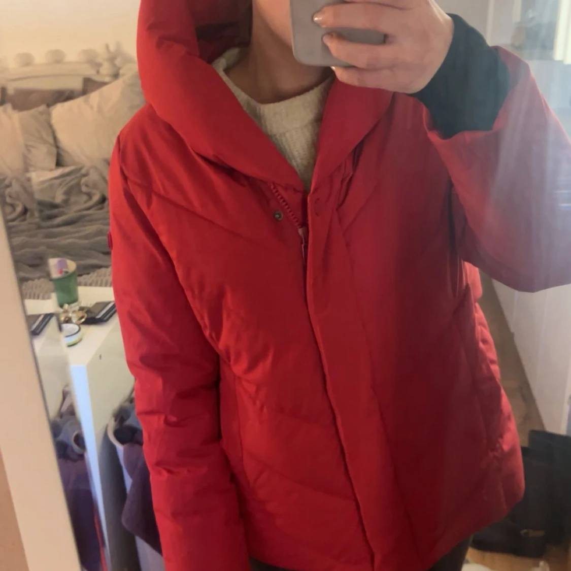 Röd pufferjacka från Marikoo - 1