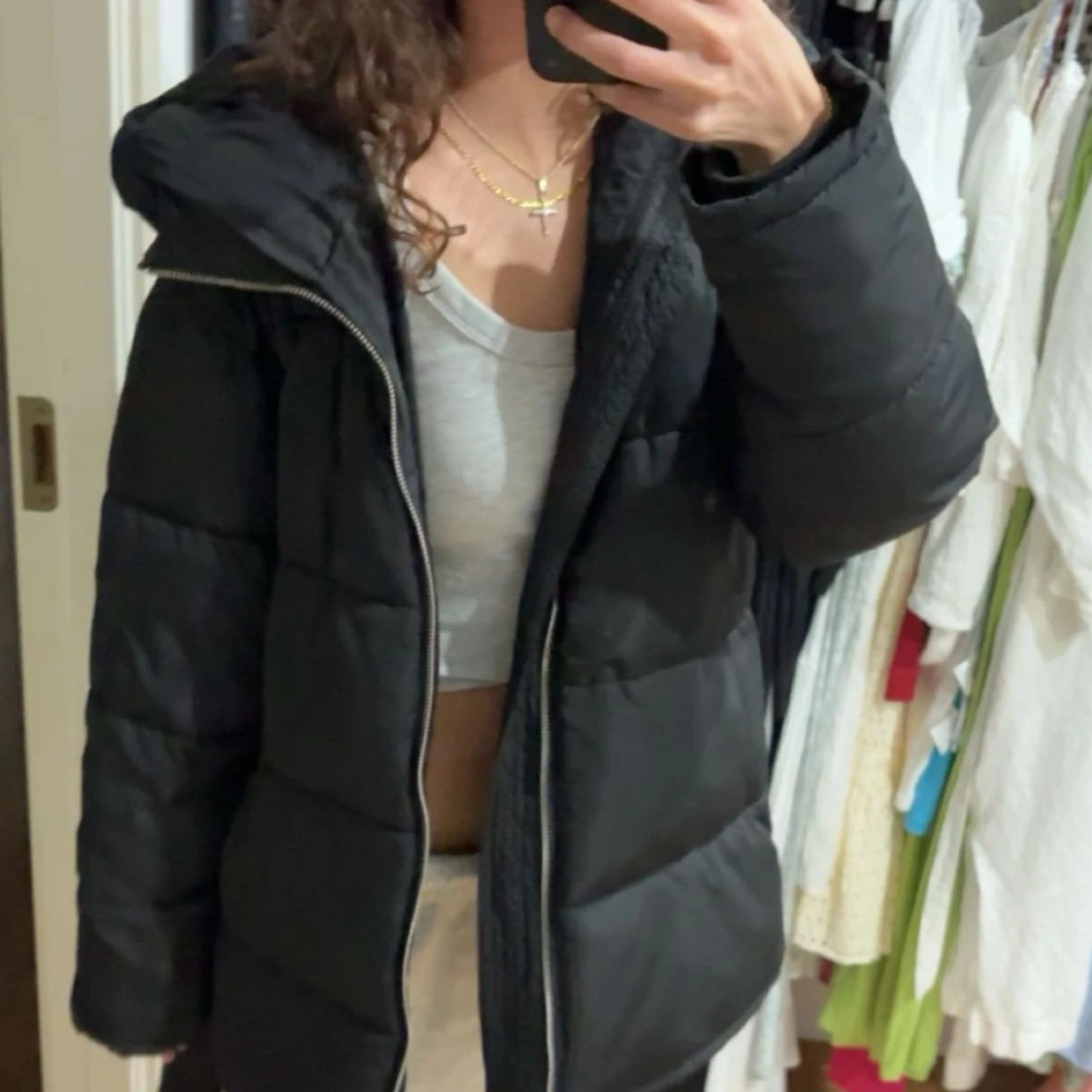 Svart pufferjacka med bälte från Nelly - 1