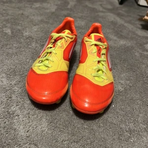  Retro F-50 skor - Retro F-50 skor från adidas som är väldigt eftertraktade och i väldigt bra skick