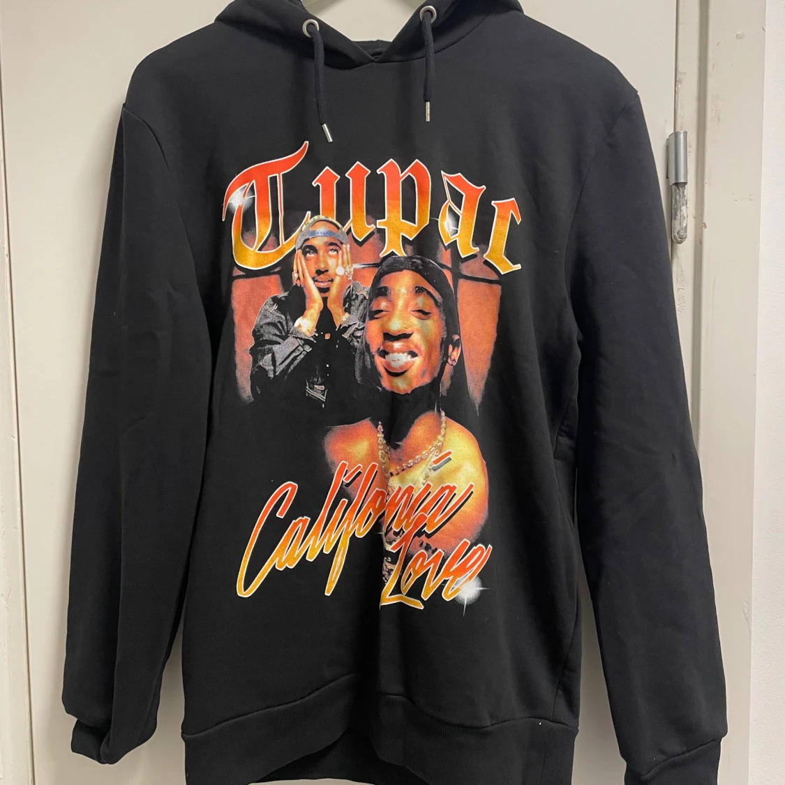 Svart Tupac California Love hoodie