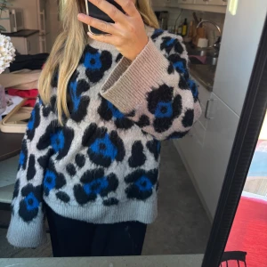 Stickad tröja - Stickad tröja från ginatricot, strl xl därav lite oversized