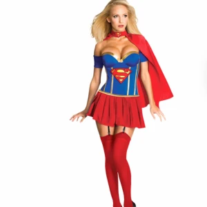 Supergirl klänning med cape - Säljer superwoman kostym, endast använd en gång. Kommer med kjol, cape, korsett, fästen till stay ups, samt genomskinliga band som håller upp korsetten. Storlek L men är insydd så den passar S/M