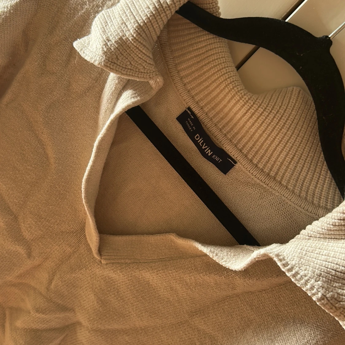 Beige stickad tröja från Dilvin - 3