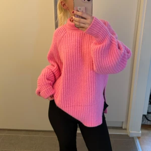 Söt stickad tröja från LXA 🩷 - Superskönt tröja som är använd ett fåtal gånger🩷