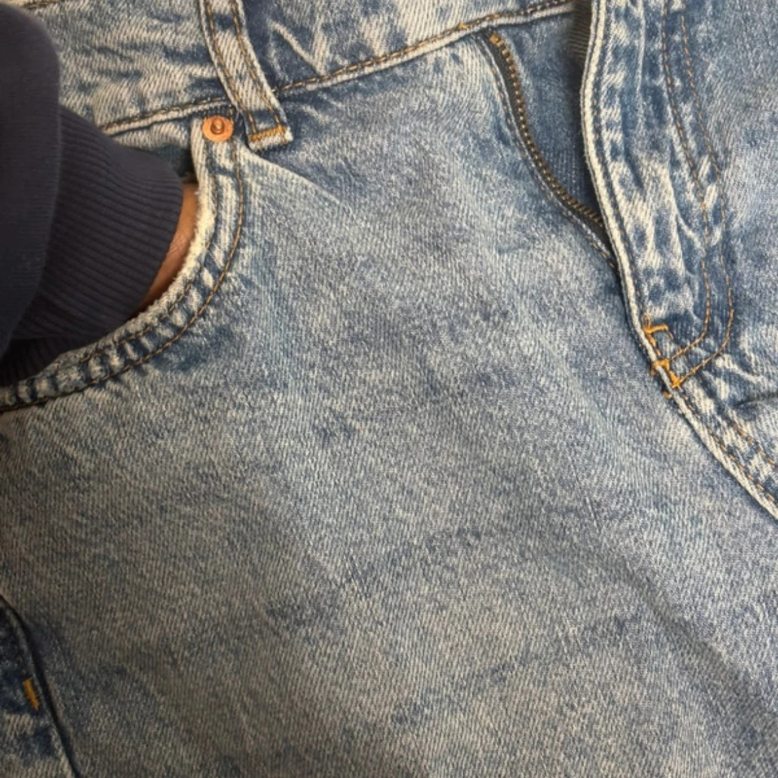 Perfekt ljusblå jeans i loose fit - 2