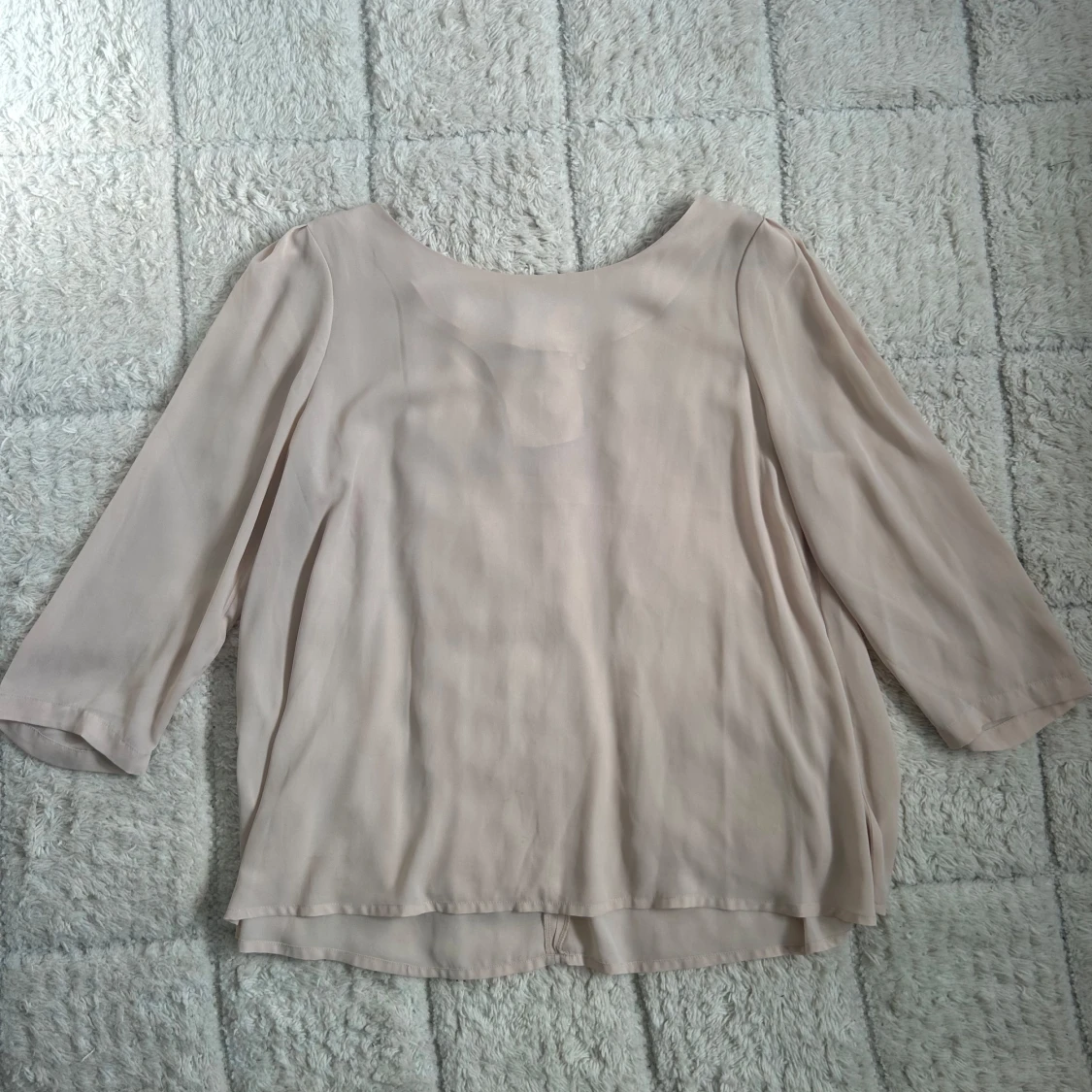 Beige blus från Monki