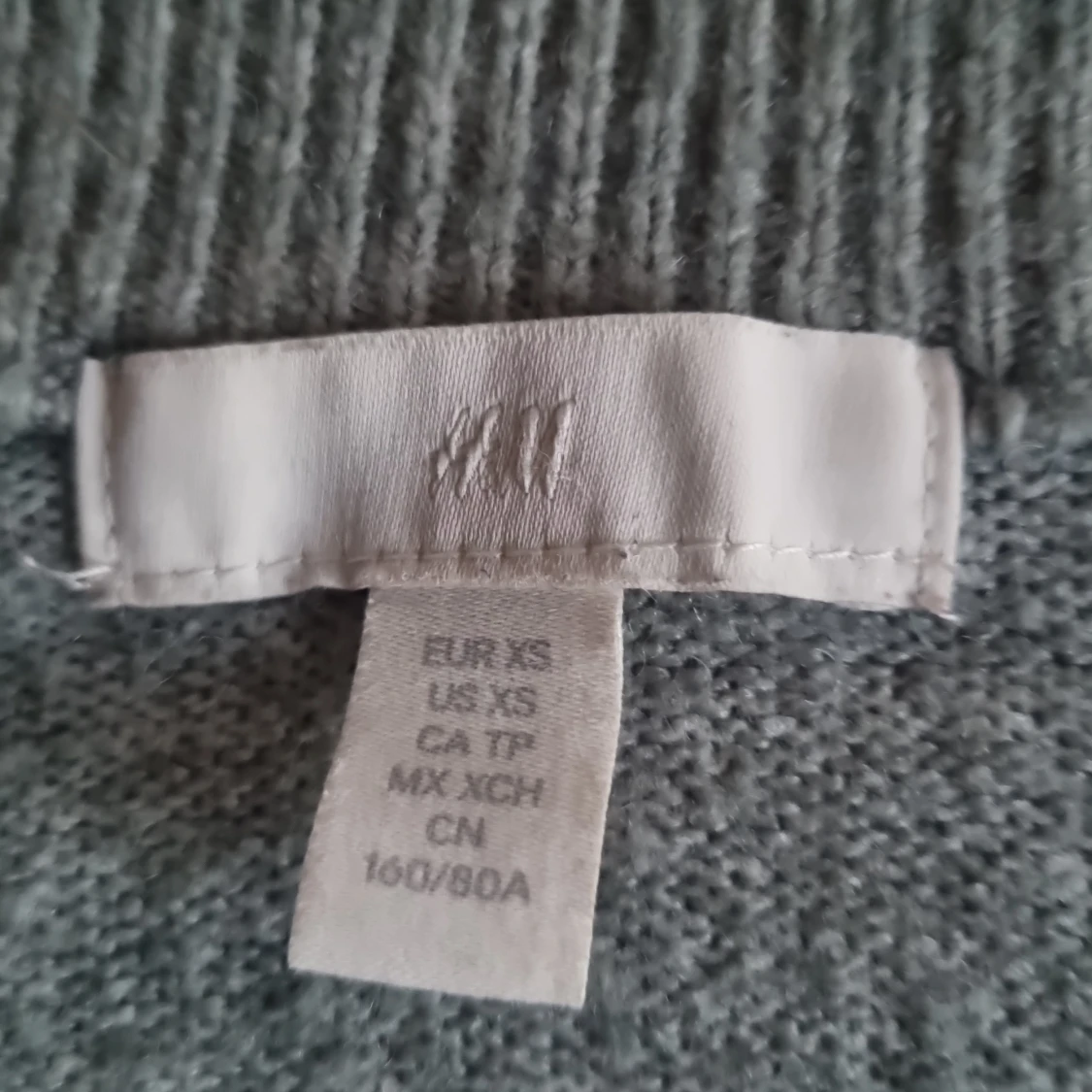 Grön stickad tröja med pärlor H&M XS - 2