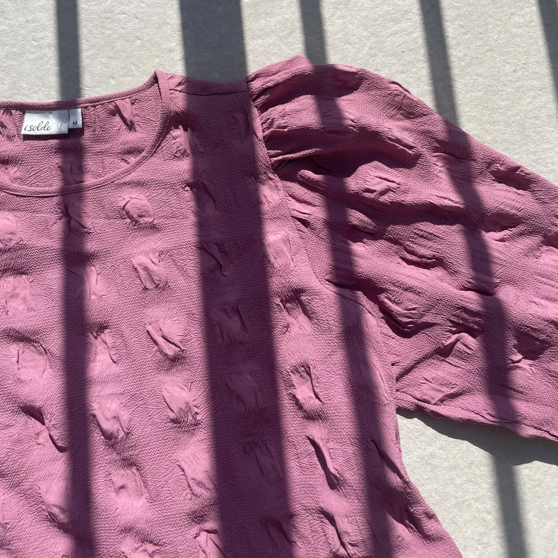 Lila blus med puffärm från Isolde - 3