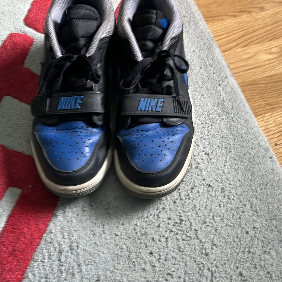 Nike Jordan 1 Low svart/blå sneakers - 1