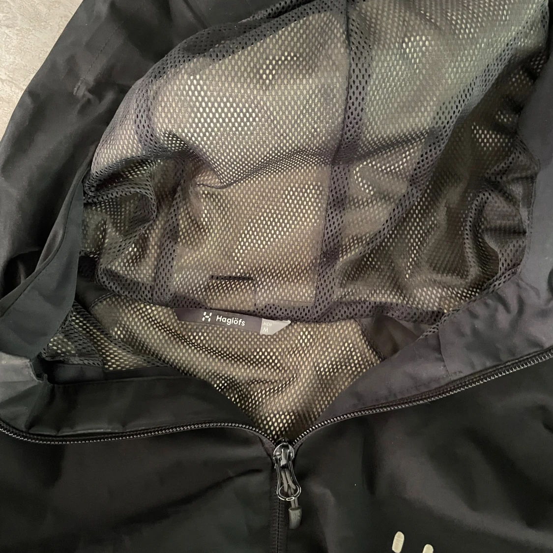 Svart vindjacka från Haglöfs - 2