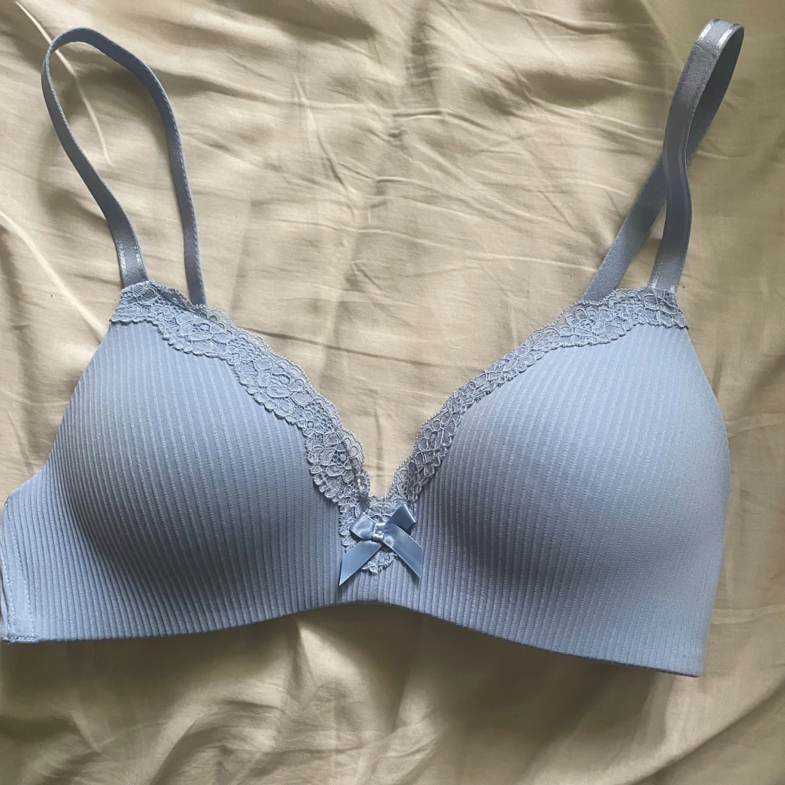 Oanvänd bh från Hunkemöller 