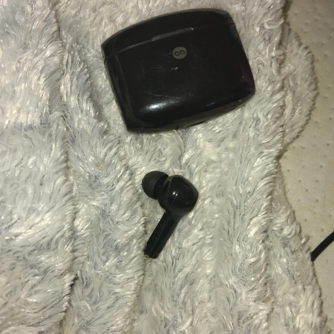 Trådlösa hörlurar i färgen svart - 3