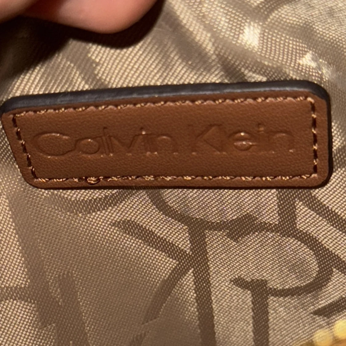 Calvin Klein brun och svart handväska - 3