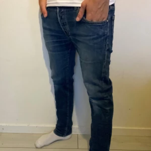 Jacob cohen 622 - Hej! Säljer dessa feta jeans från Jacob cohen i modellen 622 (slim fit). Jeansen har en snygg design med riktigt go passform. Storlek 31/32, skick 8/10. Vid frågor osv bara att skriva!🤗