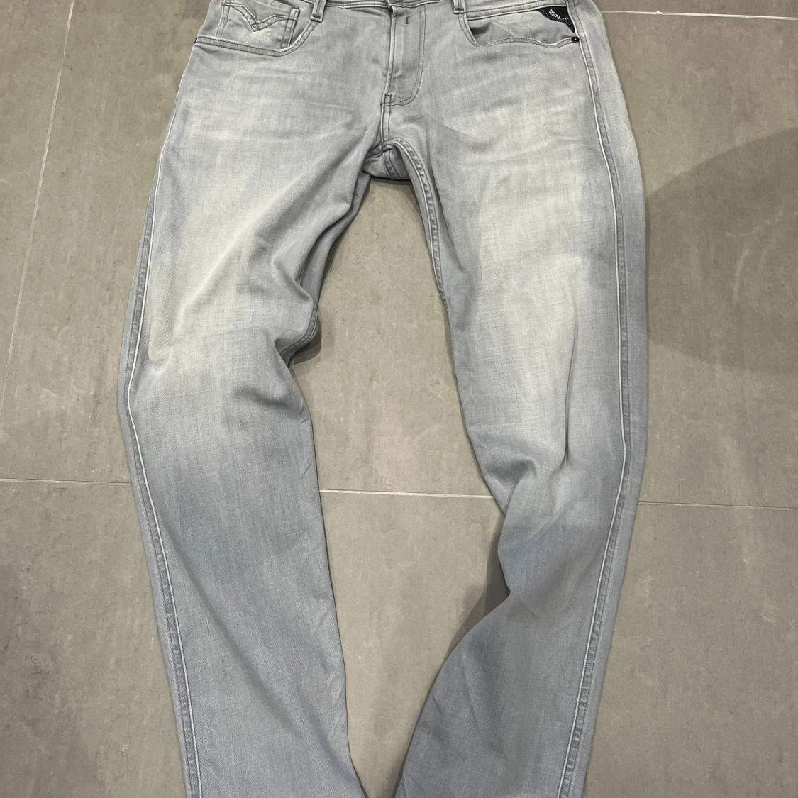 Replay Anbass ljusgrå slim jeans 32/32