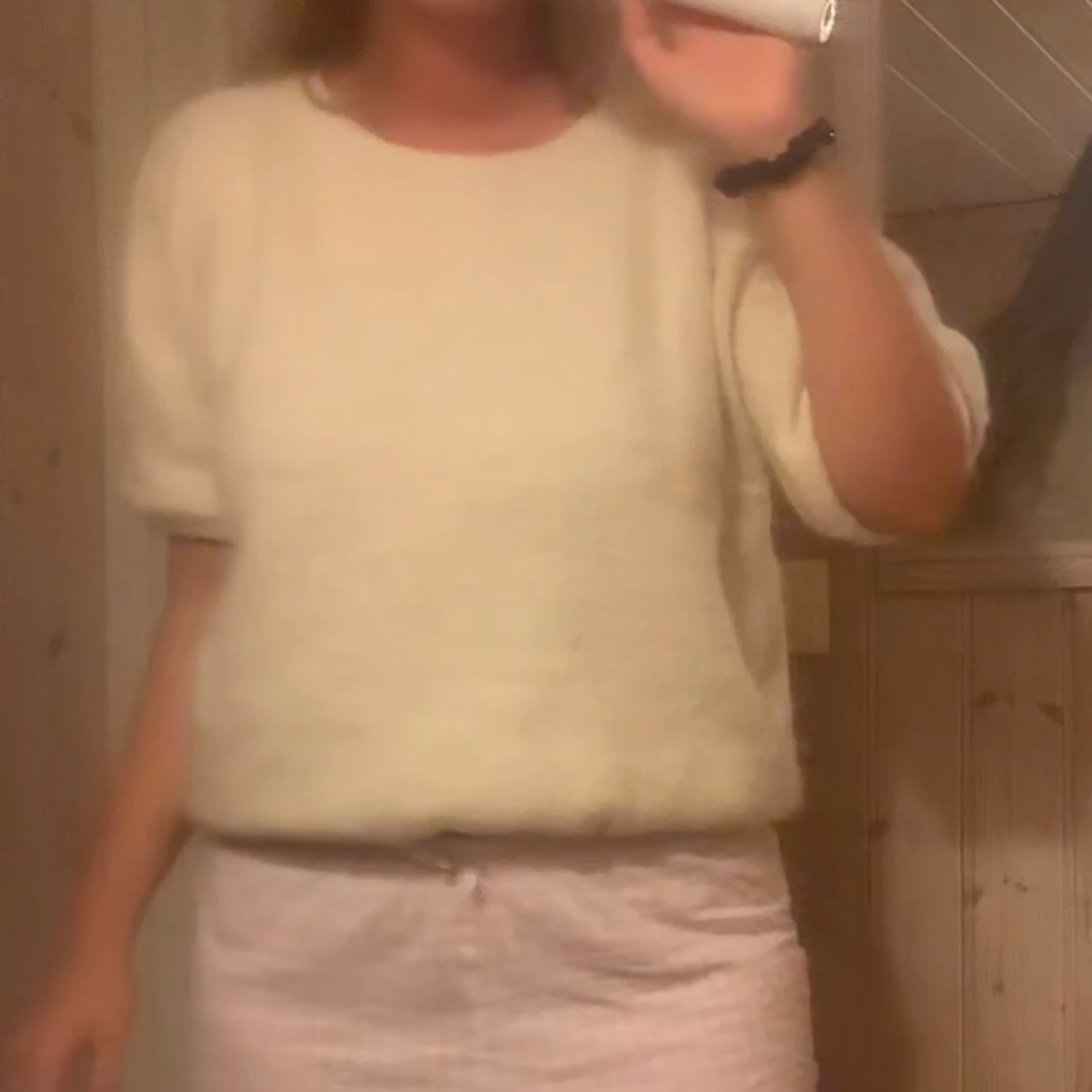 Vit stickad t-shirt - 1