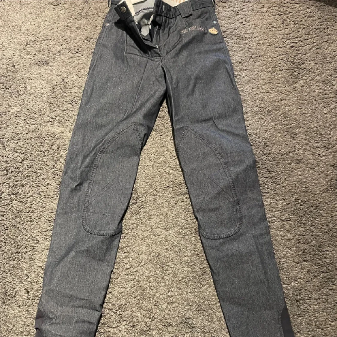 Mörkgrå ridbyxor från Kingsland 