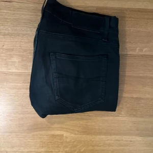 Tiger of sweden jeans Svarta - Säljer Tiger of sweden jeans i storlek W32 L32, modell Pistolero. Nyskick. Vid frågor är det bara att kontakta 🙏🏼🙏🏼