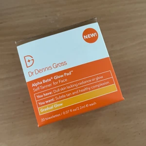 Dr. Dennis Gross Glow Pads - Dr. Dennis Gross aha/bha bronzing glow pads som både rengör och ger jämn och fin ton på ansiktet! Aldrig använts