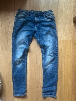 Feta lab industries jeans  - Säljer ett par riktigt snygga jeans från lab industries, storlek 170, väldigt fint skick, skriv vid frågor eller funderingar 