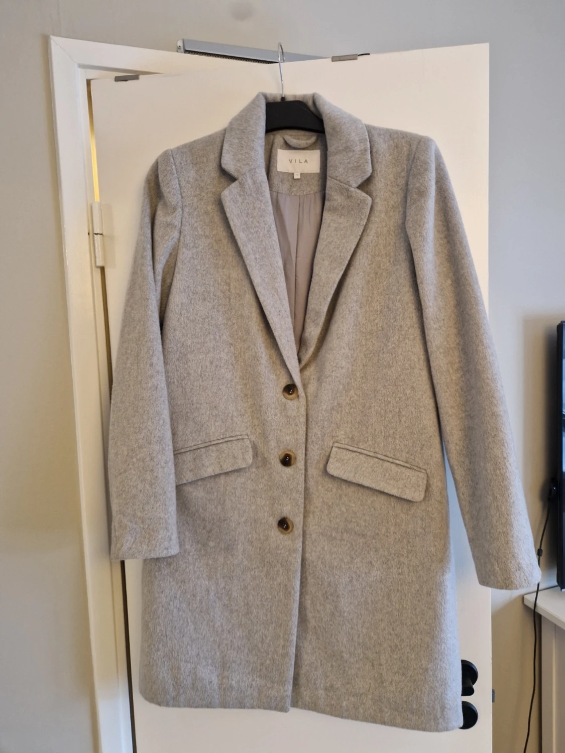Ljusgrå kappa från VILA