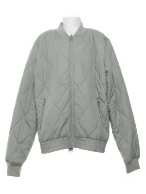 Quiltad jacka från Lindex - Söt ljusgrön quiltad bomberjacka från Lindex i strl 170 / S💞 passar till hösten / våren, små fläckar