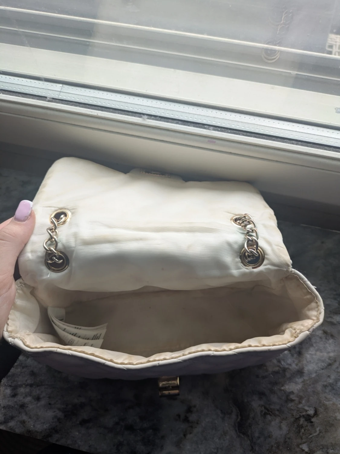 Vit quiltad axelväska med kedja - 3