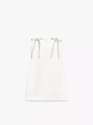 Zara studentklänning - Endast använt 1 gång. Kan ha mycket små deffekter men som ingen kommer märka av.