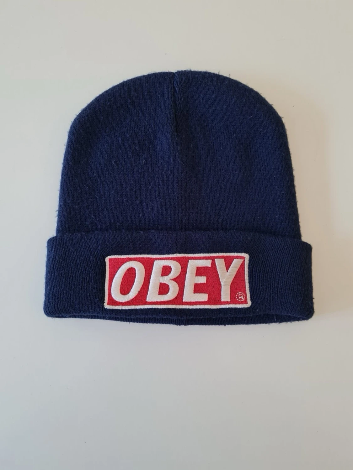 Mörkblå OBEY mössa
