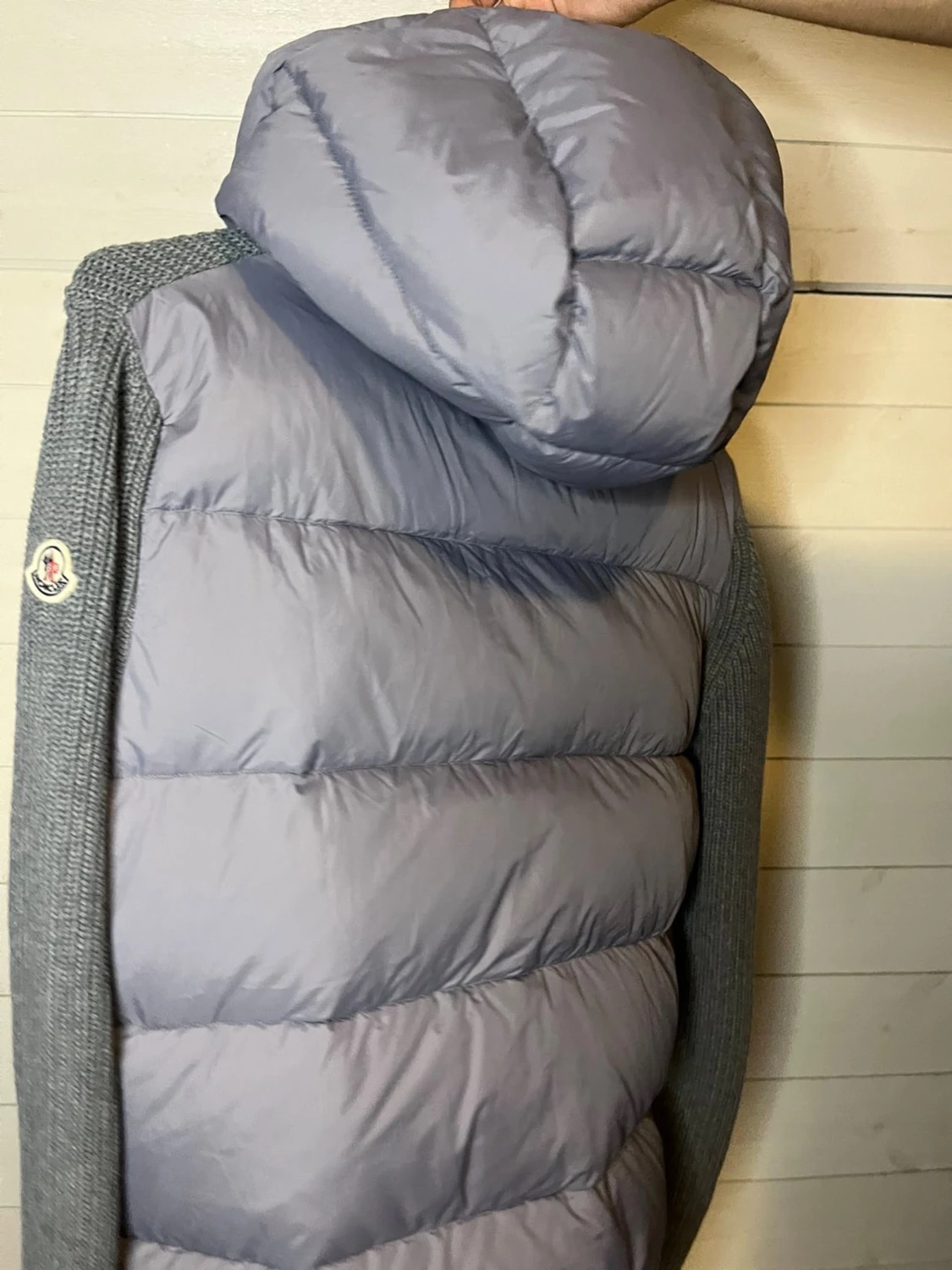 Grå Moncler pufferjacka med stickade ärmar - 2