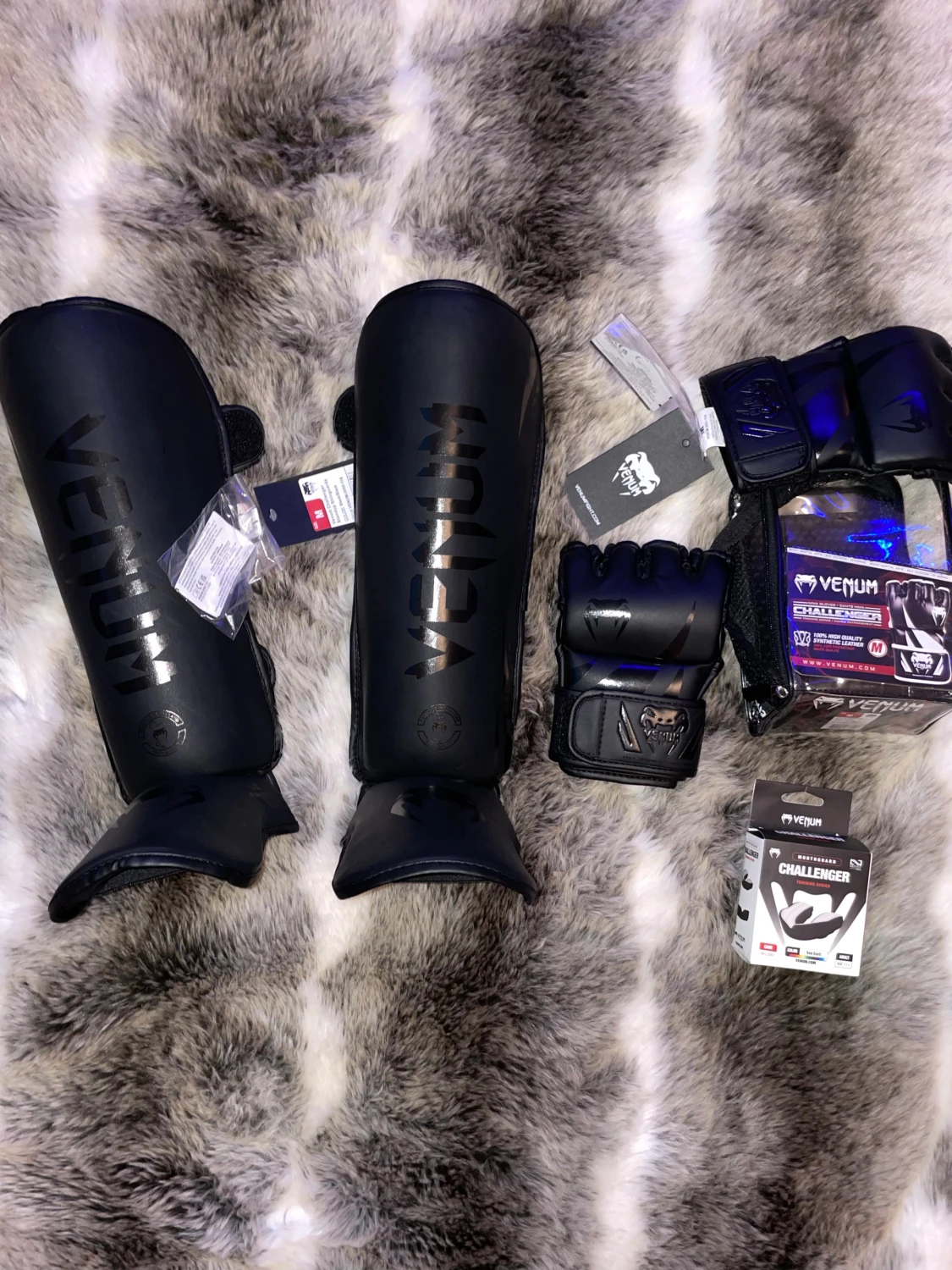 Svarta MMA handskar från Venum