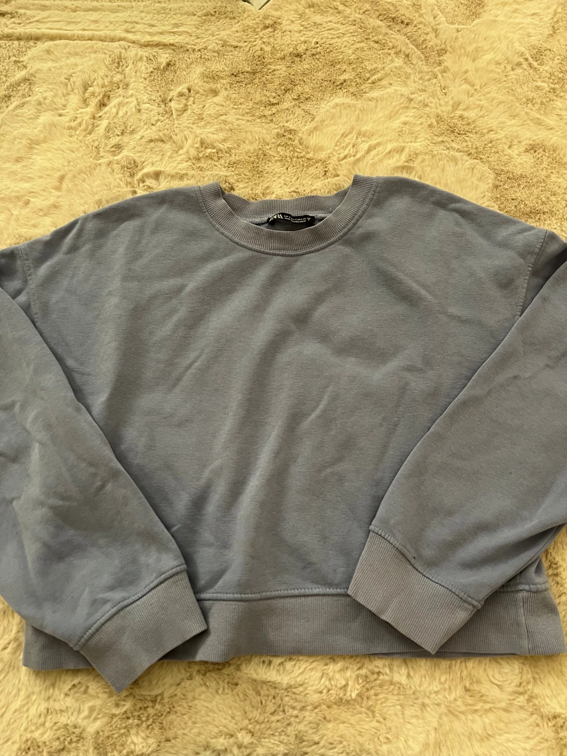 Ljusblå sweatshirt från Zara - 2