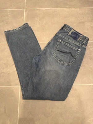 Jacob Cohën 688 - Ett par riktigt snygga byxor från Jacob Cohën i storlek W33 i modellen 688
