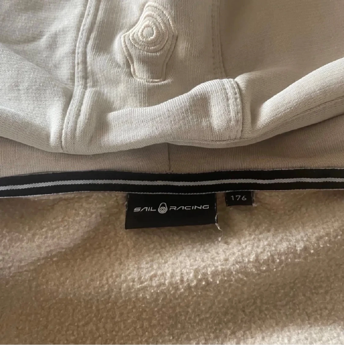 Beige hoodie från Sail Racing - 3