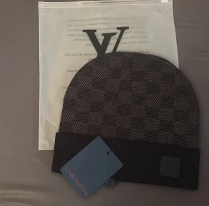 Lv mössa  - Dm vid intresse 