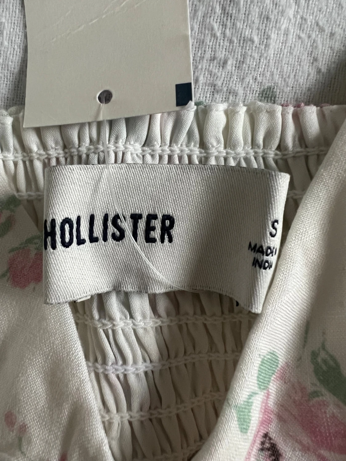 Blommig volangtop från Hollister - 3