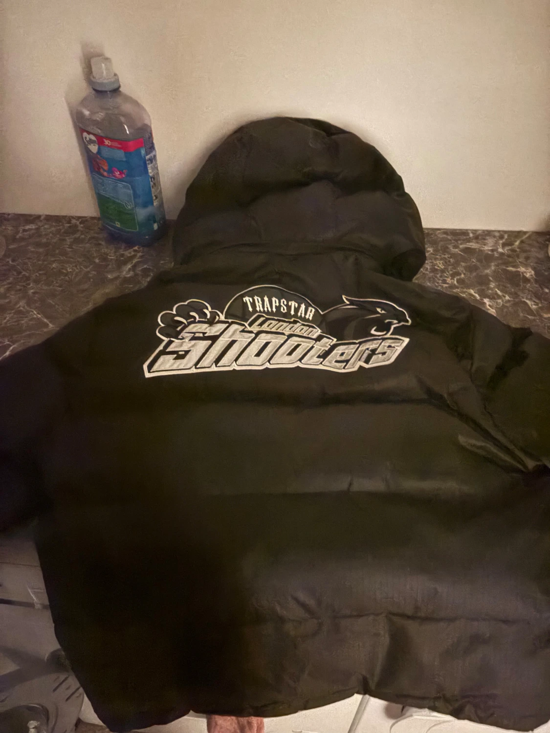 Trapstar svart pufferjacka med tryck - 2