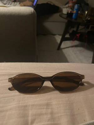 Arket solglasögon  - Fint skick utan repor eller så 