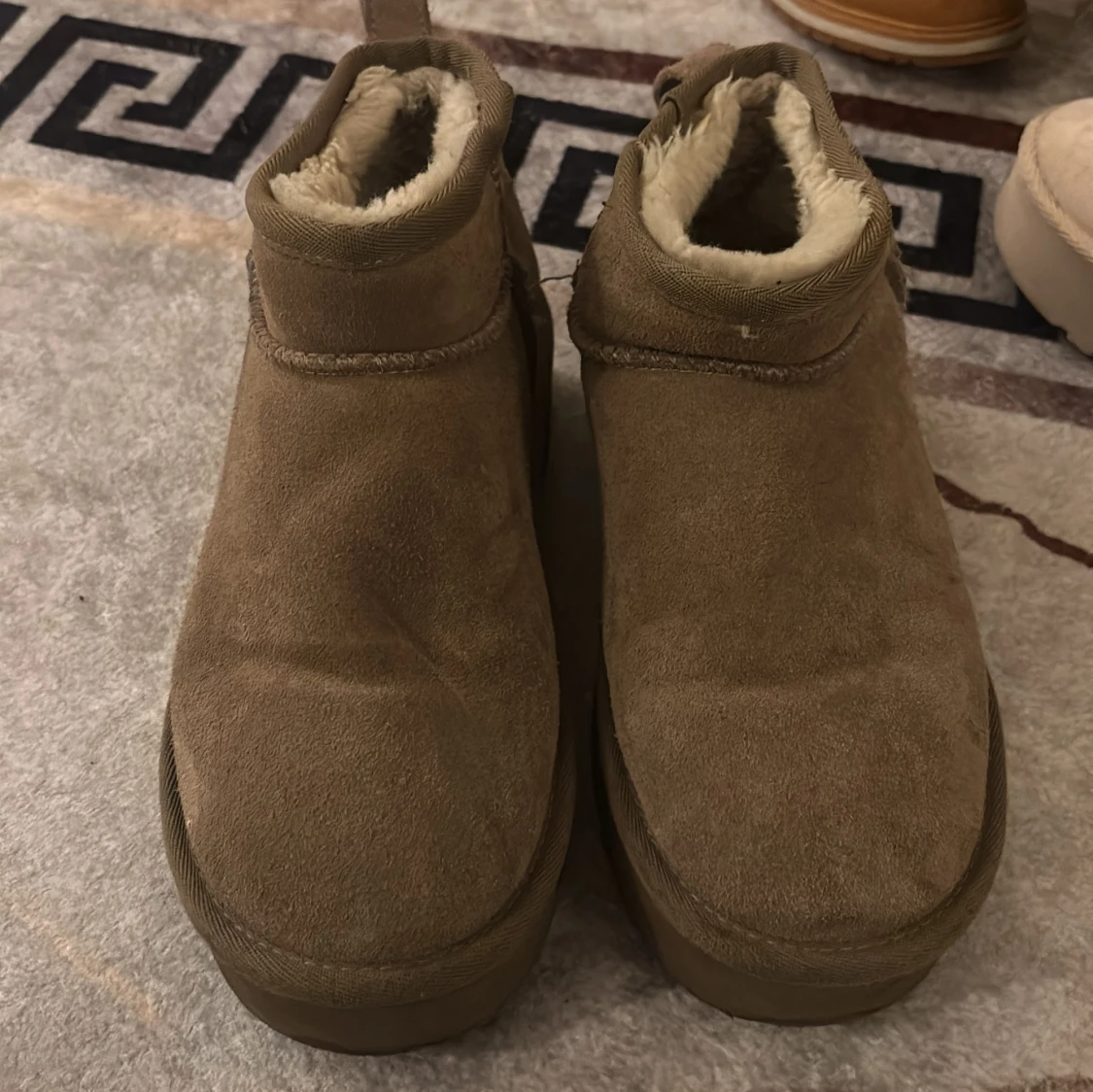 Beige mockaboots med foder