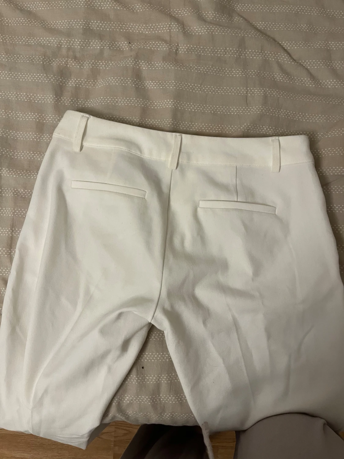 Vita kostymbyxor med rak passform - 1