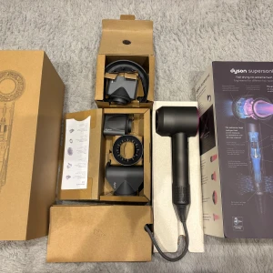 Dyson Supersonic HD08 - Dyson Supersonic HD08 i ny skick aldrig använd. Säljes pga fel inköp till salongen.