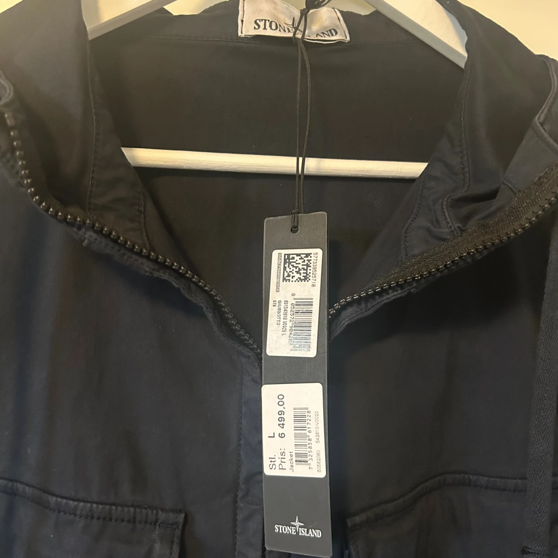 Marinblå vindjacka från Stone Island - 2