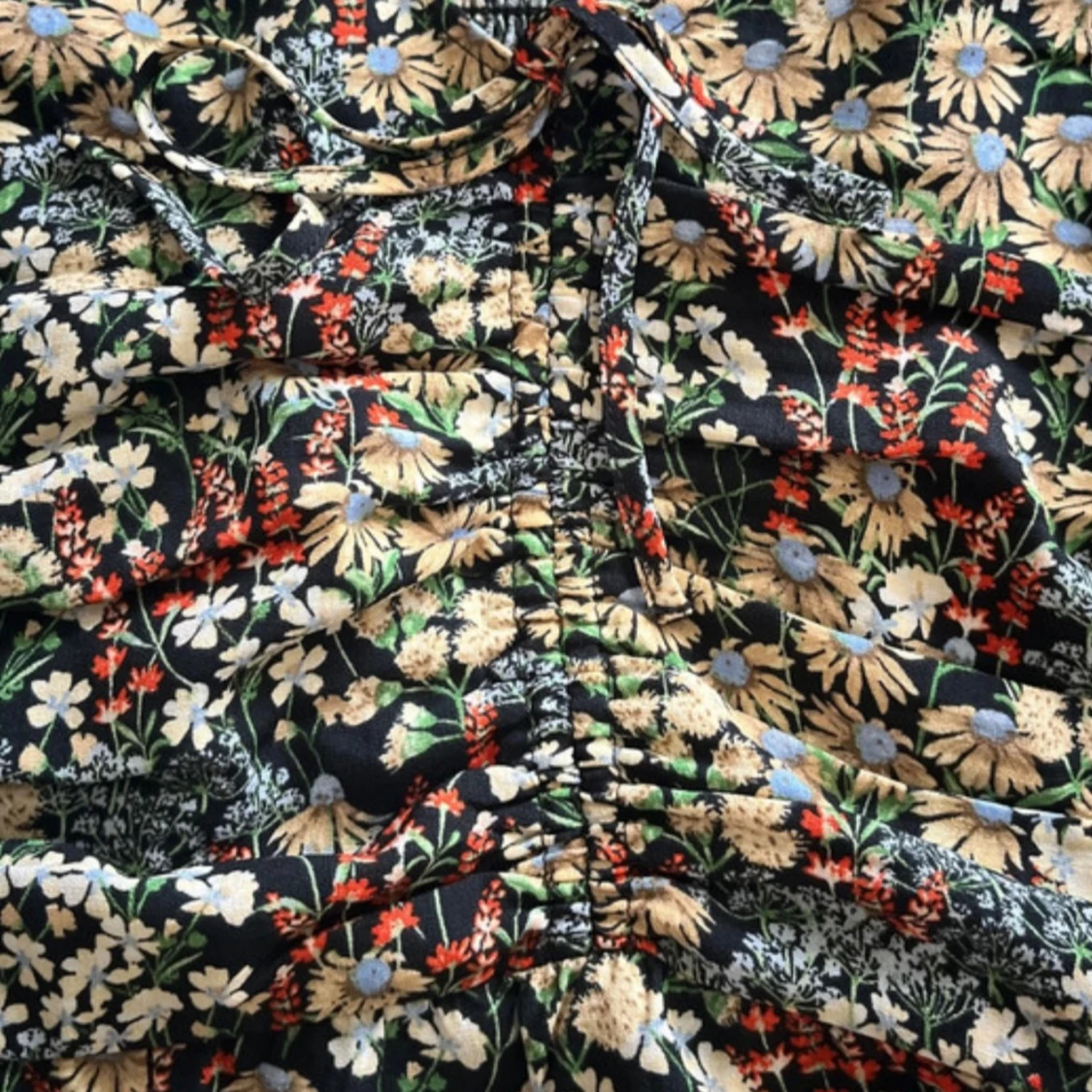 Blommig croppad blus från H&M - 2