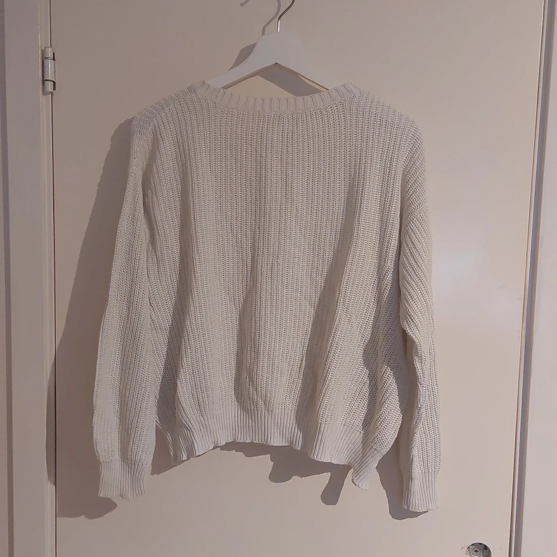 Vit stickad tröja UNIQ Young - 1