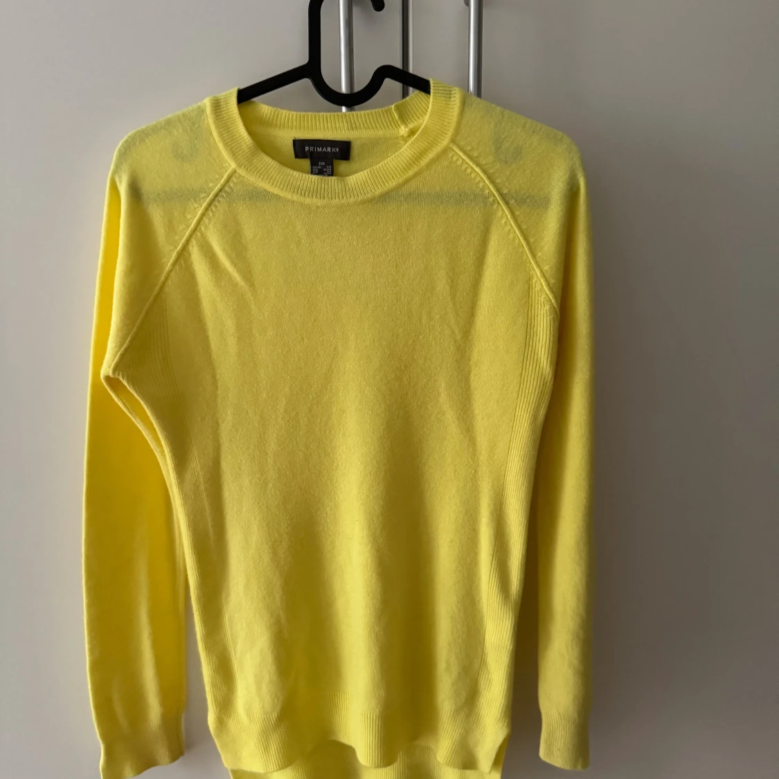 Gul stickad tröja från Primark