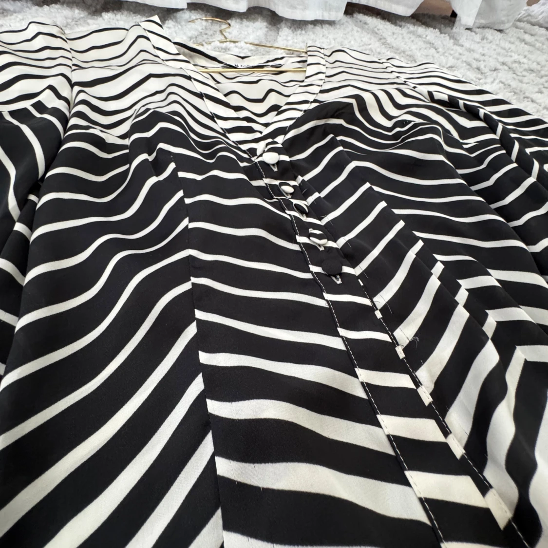 Randig blus från NA-KD i svart och vitt - 2