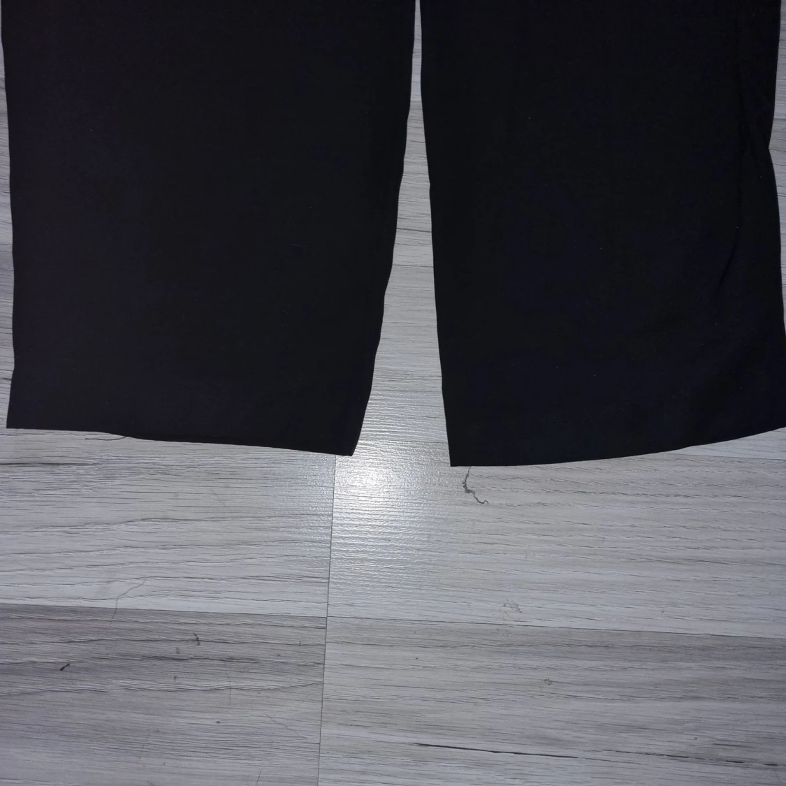 Svarta byxor med bälte från BikBok XS - 4