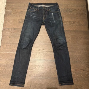 Nudie Jeans Tilted Tor - W31/L34 | Modell tilted Tor!