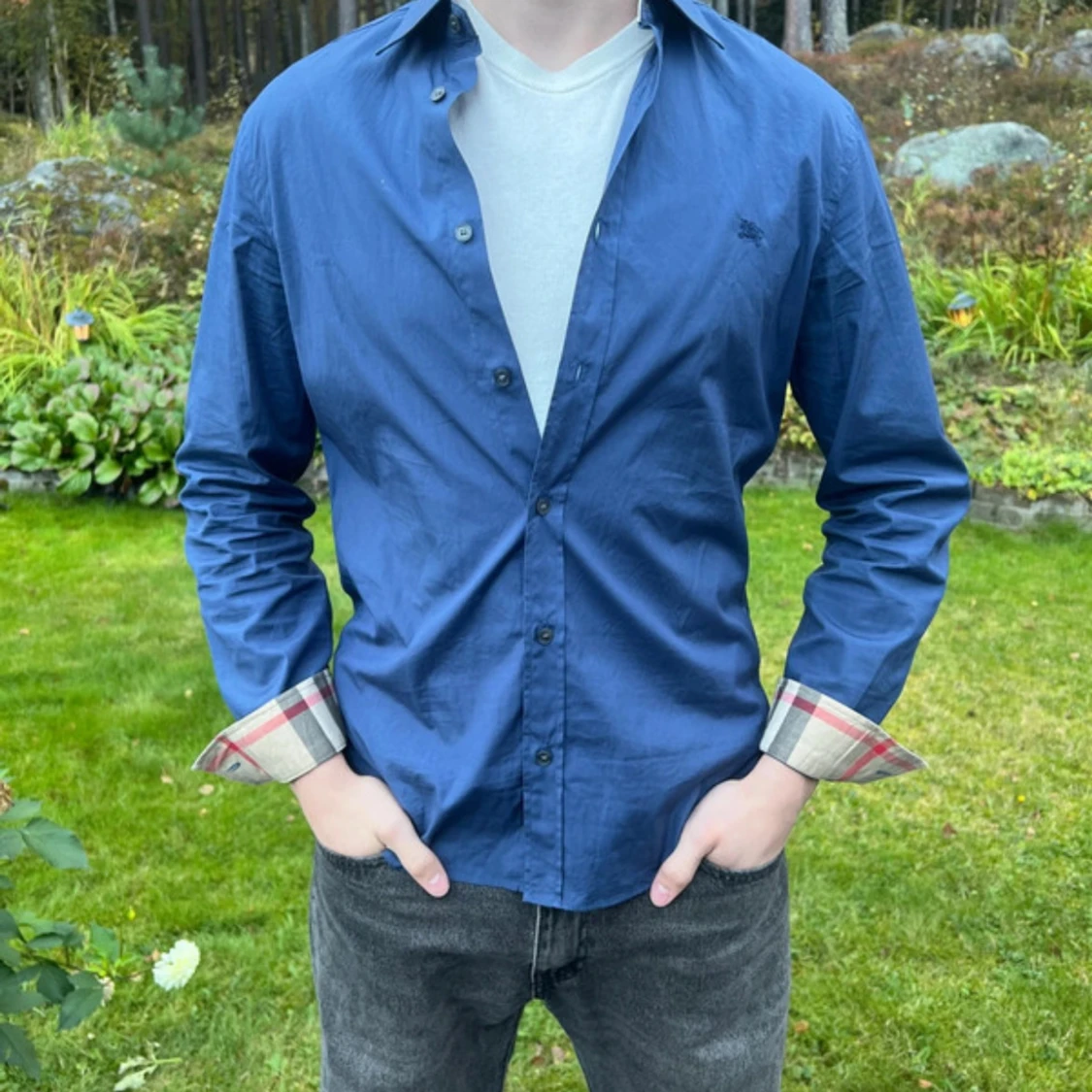 Blå Burberry  skjorta med rutiga detaljer